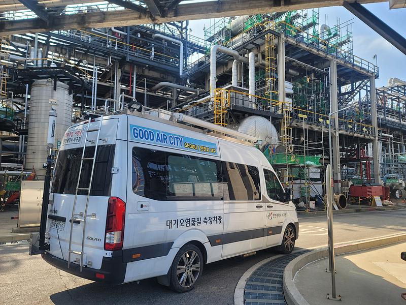 [기획]맑은_하늘,_상쾌한_공기_대기오염물질측정차량_(1).jpg 이미지